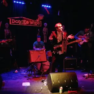 A fun evening with the very entertaining Kid Congo Powers
