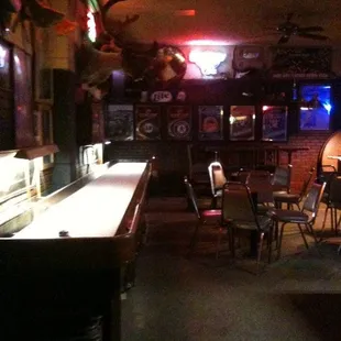 Shuffle board