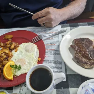 Ribeye and eggs, with homefries
