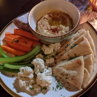 Hummus plate