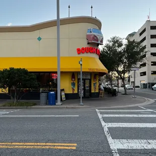 the outside of the restaurant