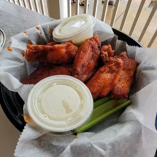 fried chicken, chicken wings, bbq wings, chicken wings and fried chicken, fried chicken wings, chicken, poultry, food, bbq chicken