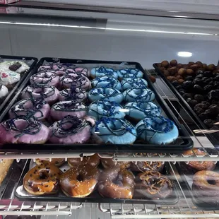 food, donuts, dough desserts