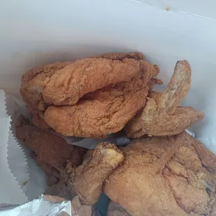 food, chicken wings and fried chicken