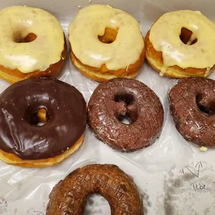 Passion fruit &amp; ube &amp; chocolate &amp; blueberry