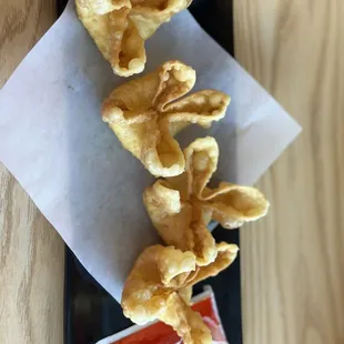 Crab wontons