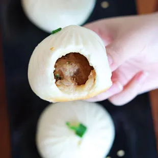 Q-Bao