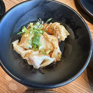 Wonton in chili sauce (small portion)