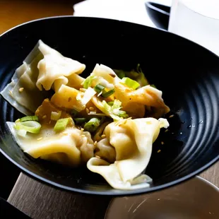 wonton with chili oil