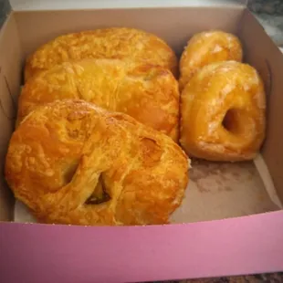 Jalapeno,ham, and cheese croissants. Glazed donut's! (Would of had more in the picture but the family are them too fast!) Lol