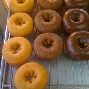 white cake and chocolate cake
