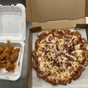 Pizza and Hawaiian speciality Pie