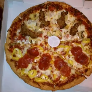Half sausage &amp; mushroom, half pepperoni &amp; banana peppers