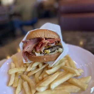 Pastrami Cheeseburger (Combo)