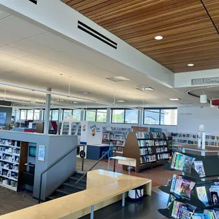 Douglas County Libraries - Castle Pines