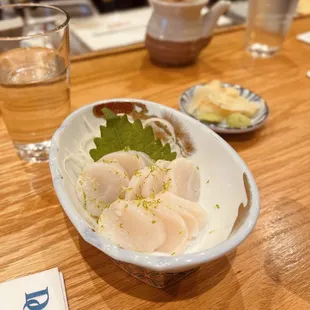 scallop sashimi