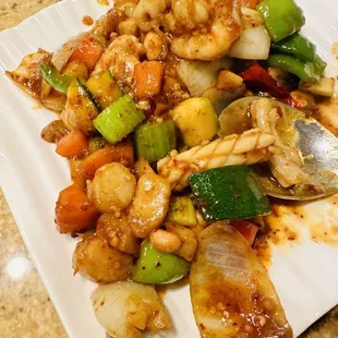 Kong pao seafood combination