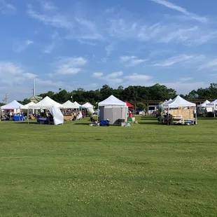 A bustling Thursday Farmers Market!