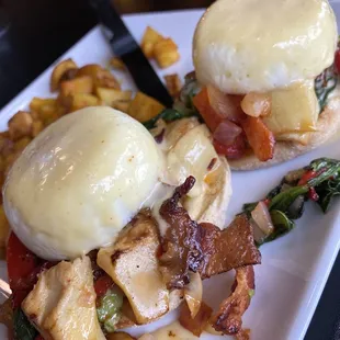 Does cual Artichoke Benedict