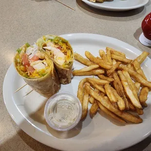 Buffalo chicken wrap w fries
