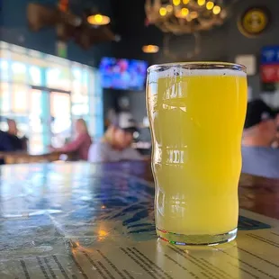 Taster of Cheetara - peach saison!