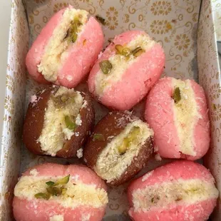 donuts, food, dough desserts