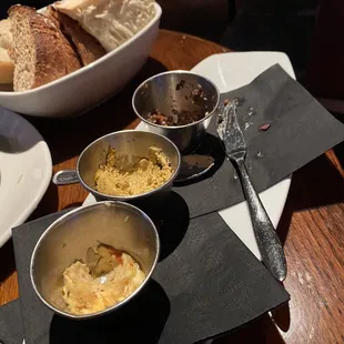 Wait! Bread with tapenade, curry, red pepper spread