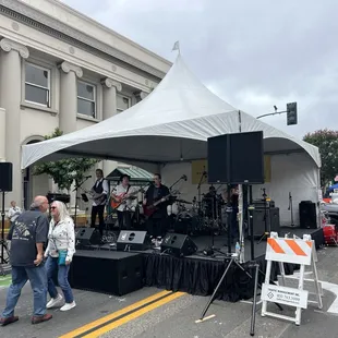 7/27/24 FYI, live music