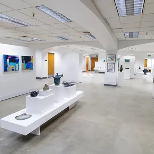 Huge gallery space in Downtown Art Center!