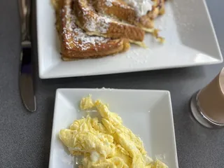 Lela's Brunch