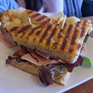 Kalifornia Club Lunch