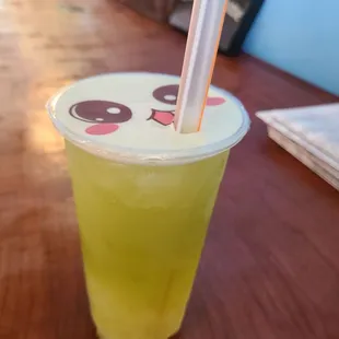 Kiwi tea with Lychee bursting bubbles