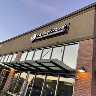 the exterior of a restaurant