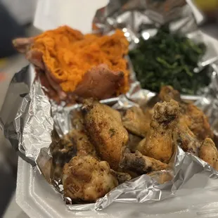 Baked wings (10pc) spinach and sweet baked potato