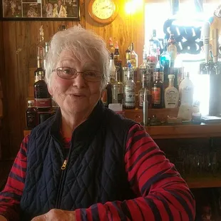 If you're looking for immediate friendship cozy atmosphere wonderful people to talk to this is the place you want to do your happy hour.