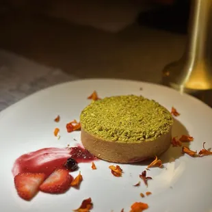 Pistachio tart (couldn&apos;t taste pistachio, like eating not sweet cream cheese), 4/10