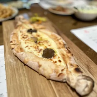 PIDE WITH TRUFFLE Kasseri Cheese