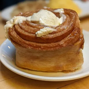 Cinnamon roll! Must have!