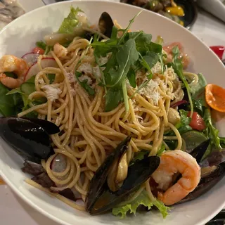 Seafood Salad Pasta