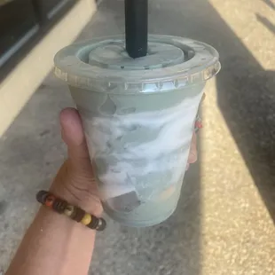 YUMMY BLUE DREAM - recommended by Keith Lee... but I made mine with oat milk instead of coconut water