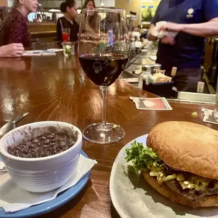 Burger with green chilies