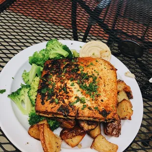 Blackened tofu + potatoes + Broccoli Crowns