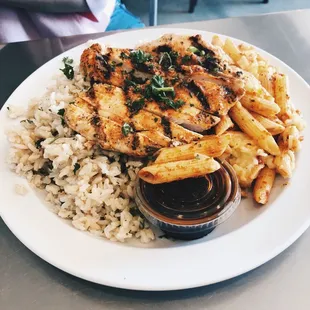 Blackened chicken with brown rice and pasta