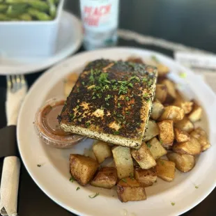 The food was delicious. I had the Blackened Tofu with potatoes. I throughly enjoyed the Blackened Tofu; and seasoned potatoes.