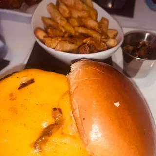 Classic Cheeseburger