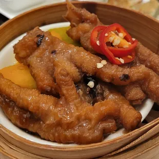 Black bean sauce chicken paw