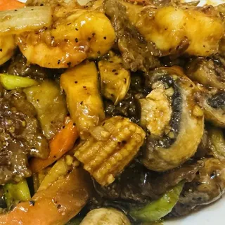 Beef & Shrimp in Ground Pepper Sauce Special