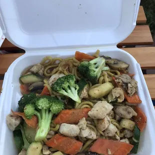 Chicken lo mein-surprisingly flavorful