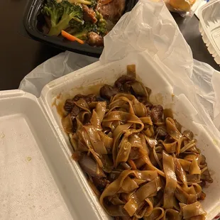 Beef Drunken Noodles Dinner and Beef with Broccoli Dinner