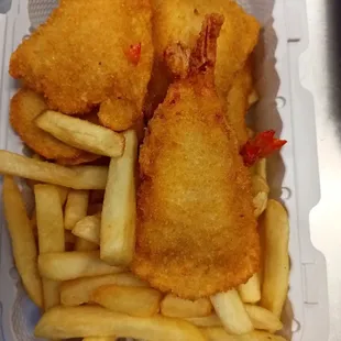 Fried jumbo Shrimp with french fries